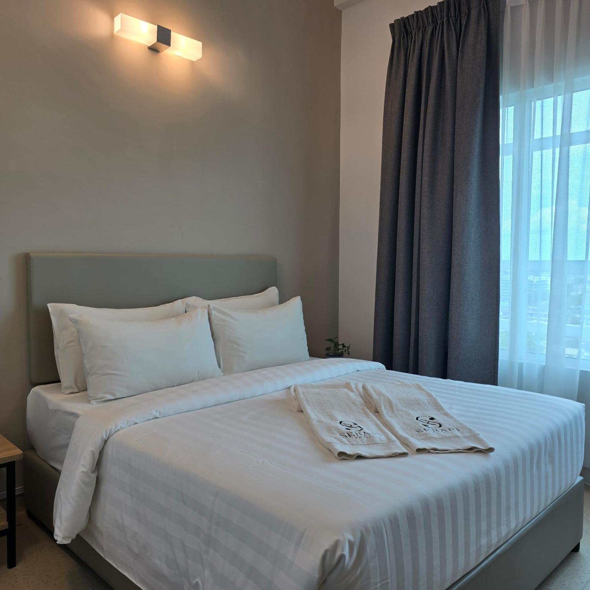 Serapi Verdure Hotel Кучінг Екстер'єр фото