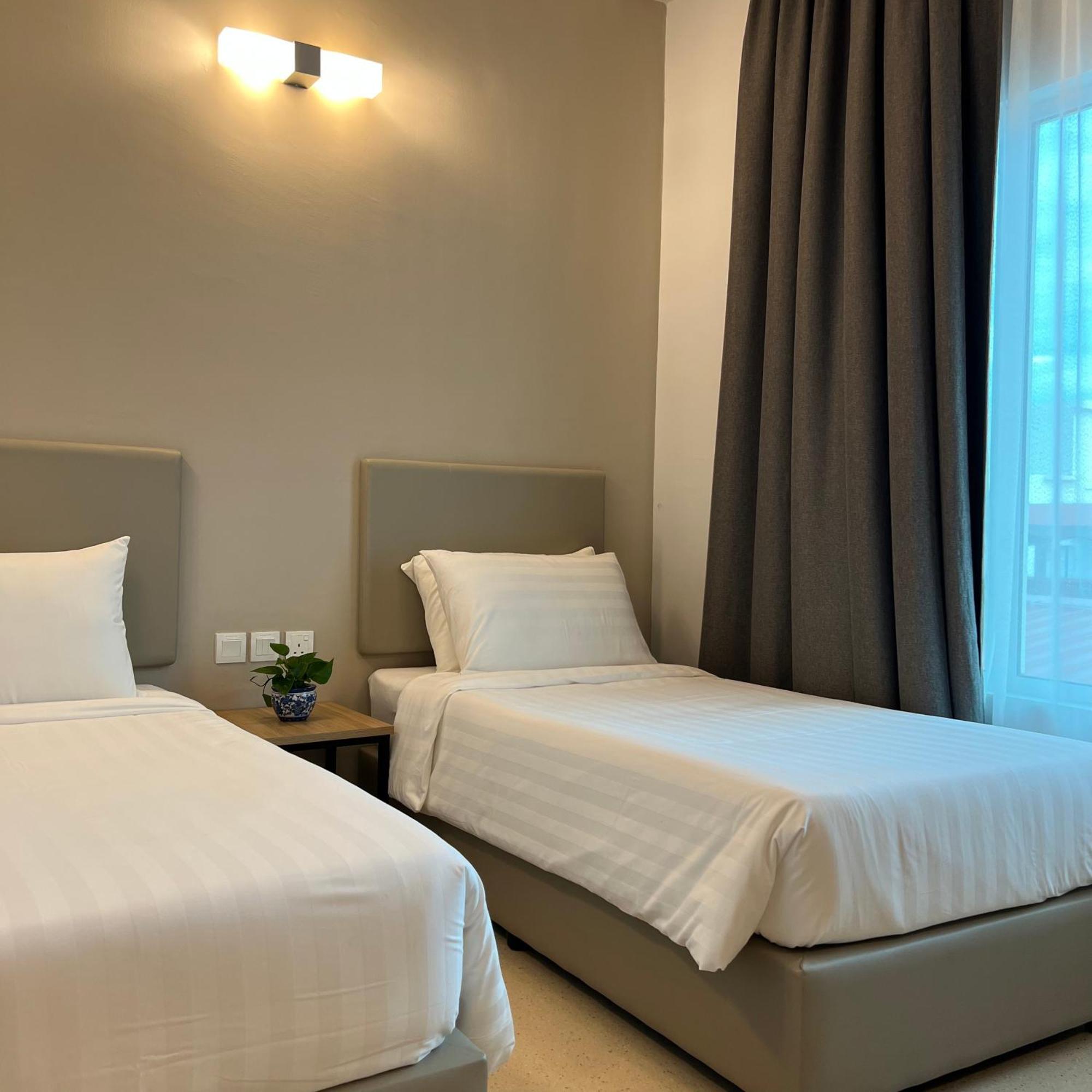 Serapi Verdure Hotel Кучінг Екстер'єр фото